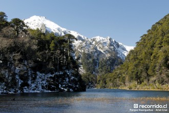 parque huerquehue - laguna - nieve - bosques - chile